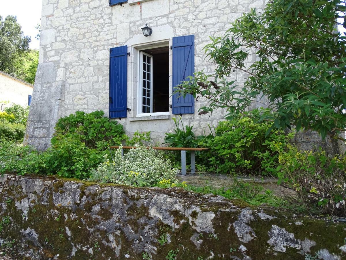Апартаменти Bergerie Le Vieux Manoir Valeilles Екстер'єр фото
